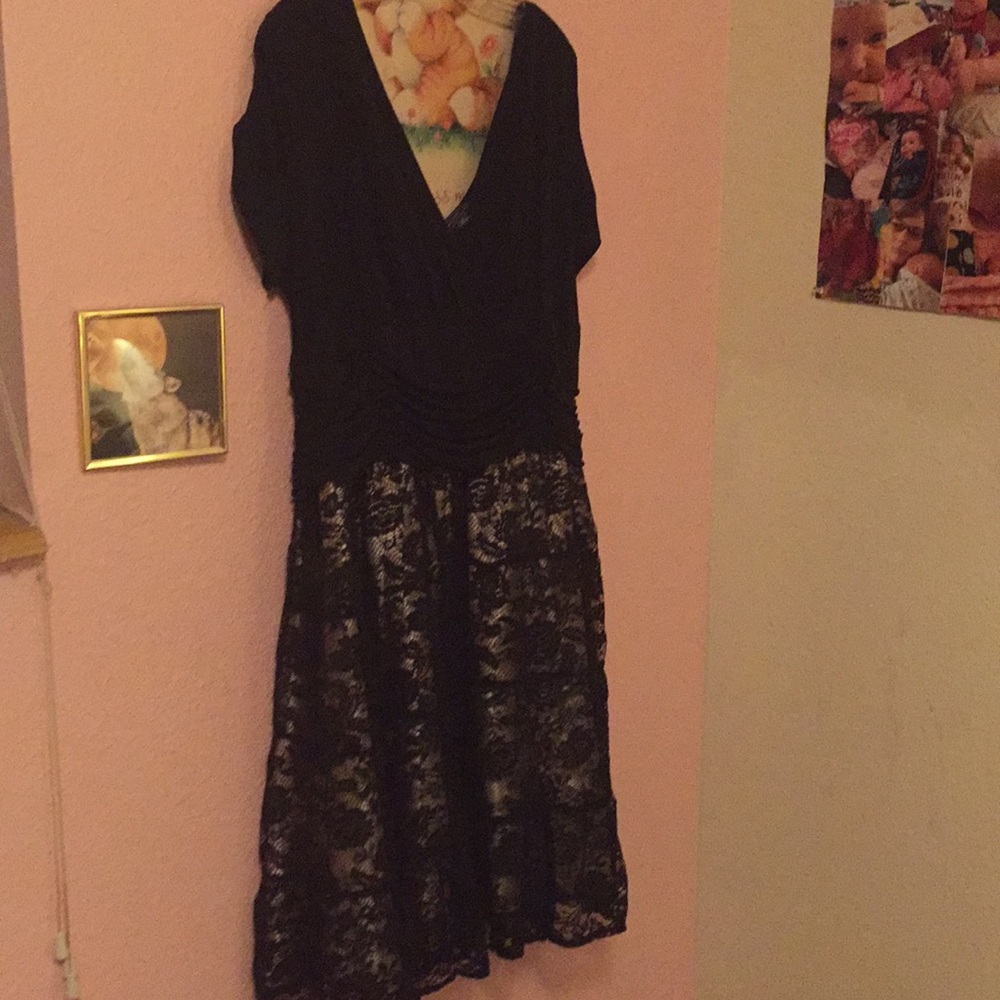 Semi-formal dress. Size 20.